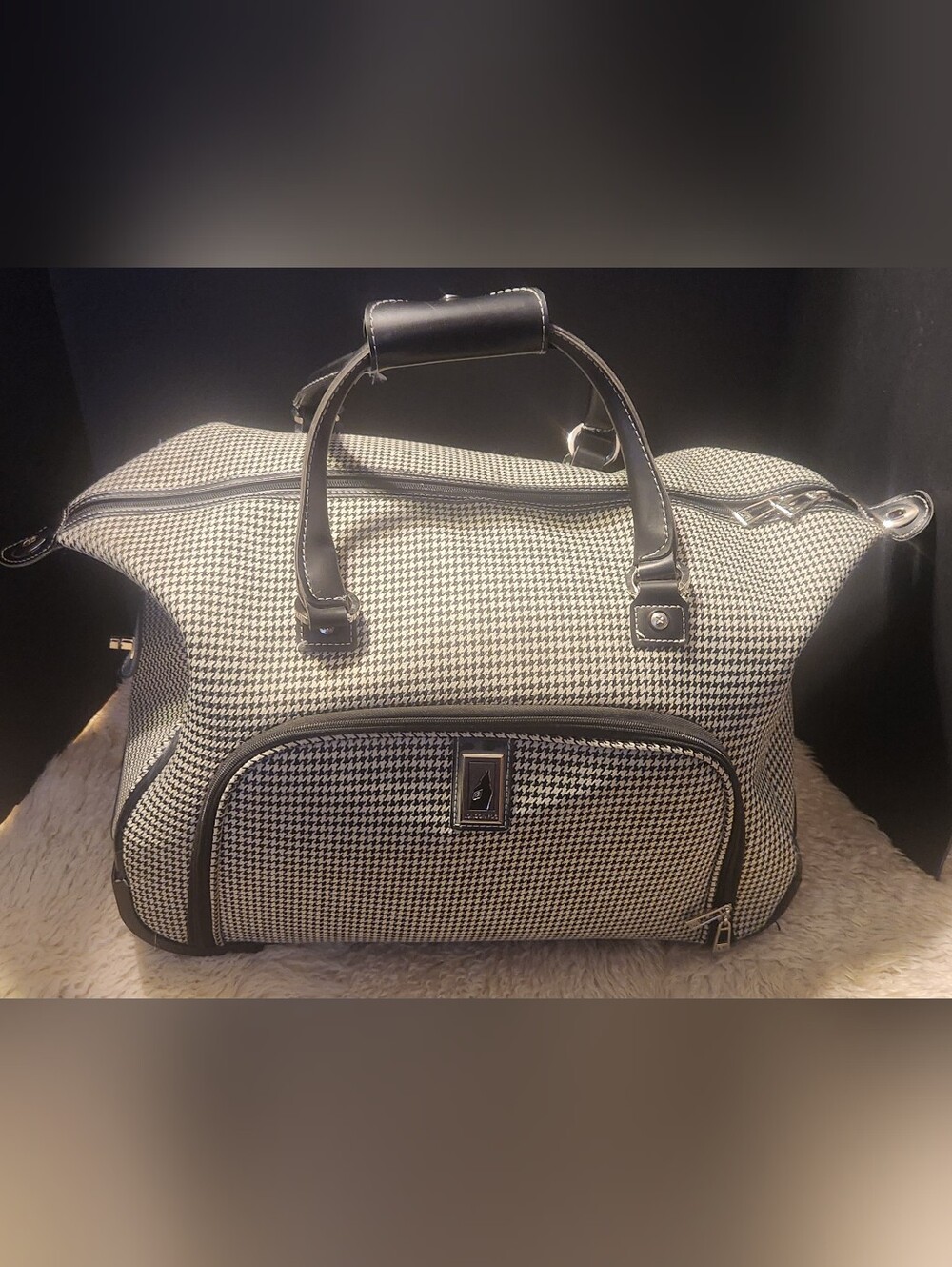 London Fog Cambridge 20" Rolling Duffle Bag